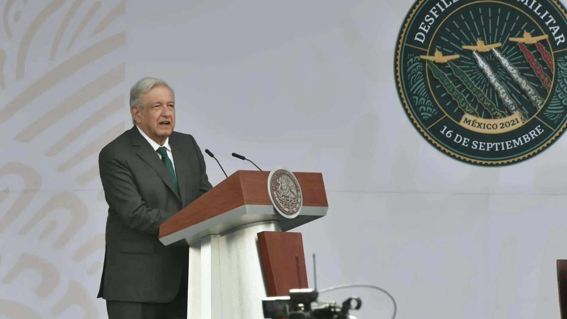 AMLO pide a EU levantar bloqueo comercial contra Cuba